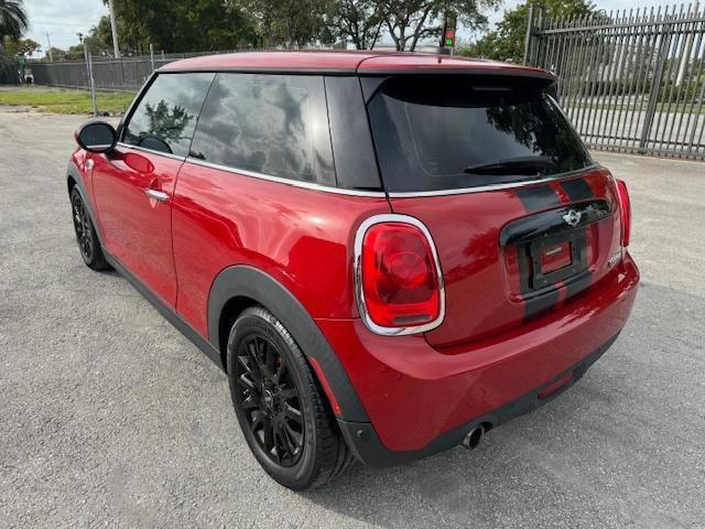 2018 Mini Cooper vin: WMWXP5C50J2G63900