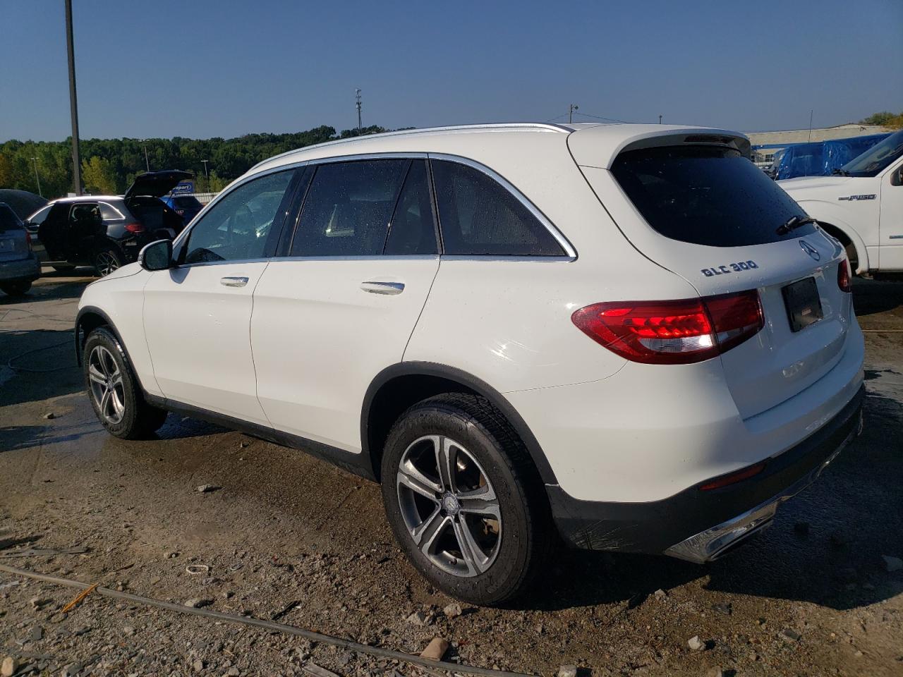 WDC0G4KB7GF075409 2016 MERCEDES-BENZ GLC - Image 2