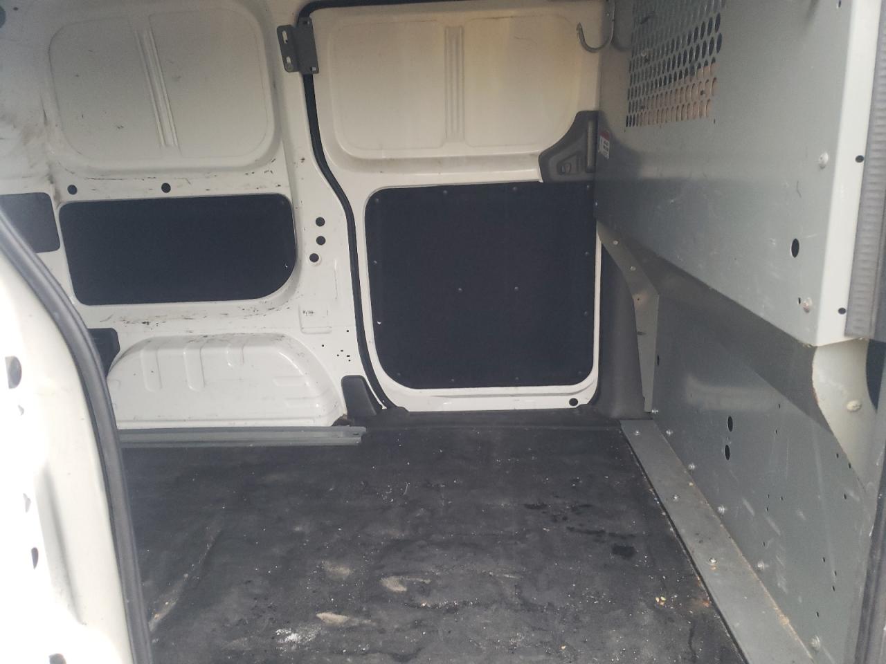 2016 Nissan NV - Image 11