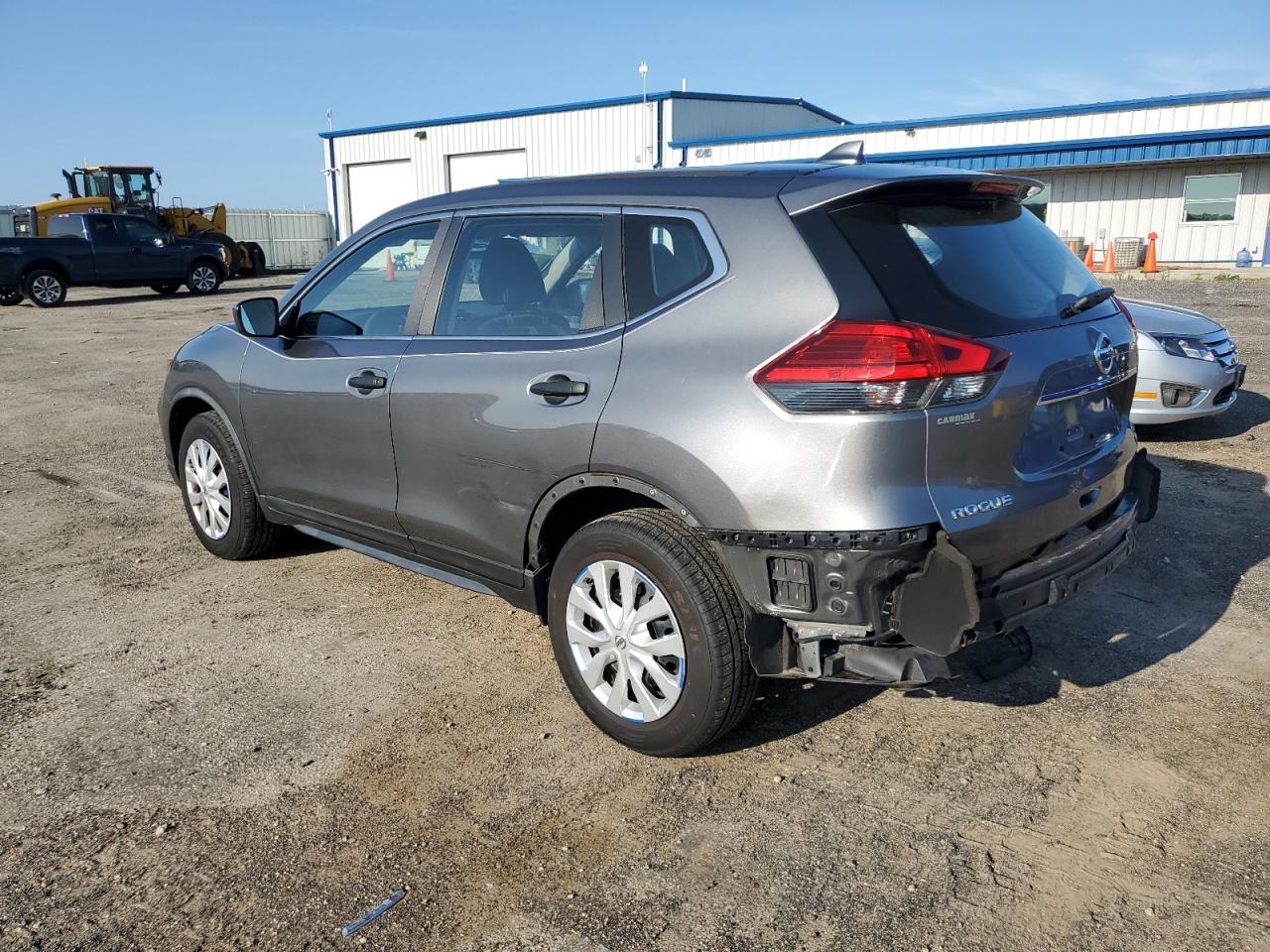 JN8AT2MV1HW252723 2017 NISSAN ROGUE - Image 2