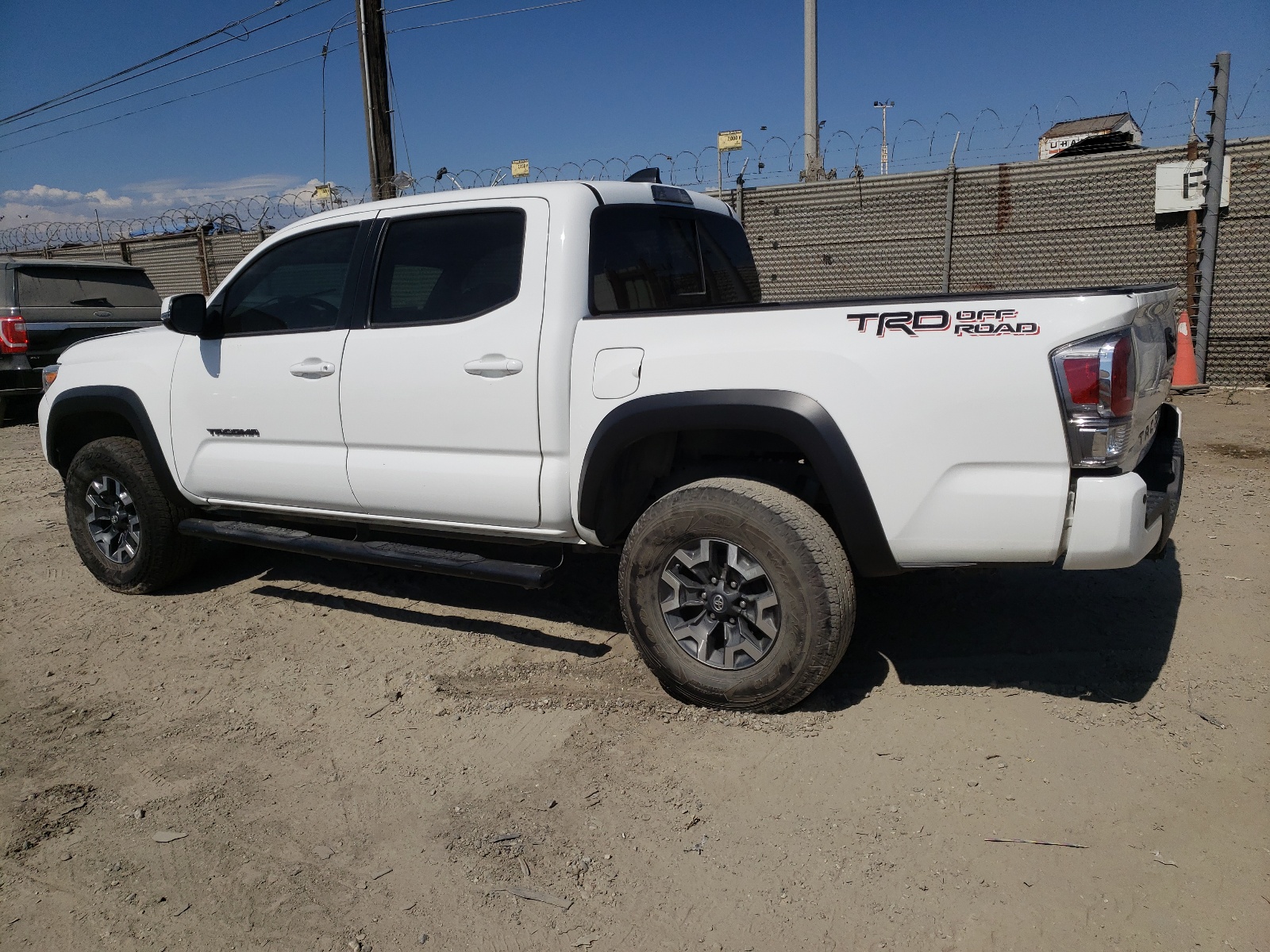 2021 Toyota Tacoma Double Cab vin: 3TMAZ5CN8MM143778