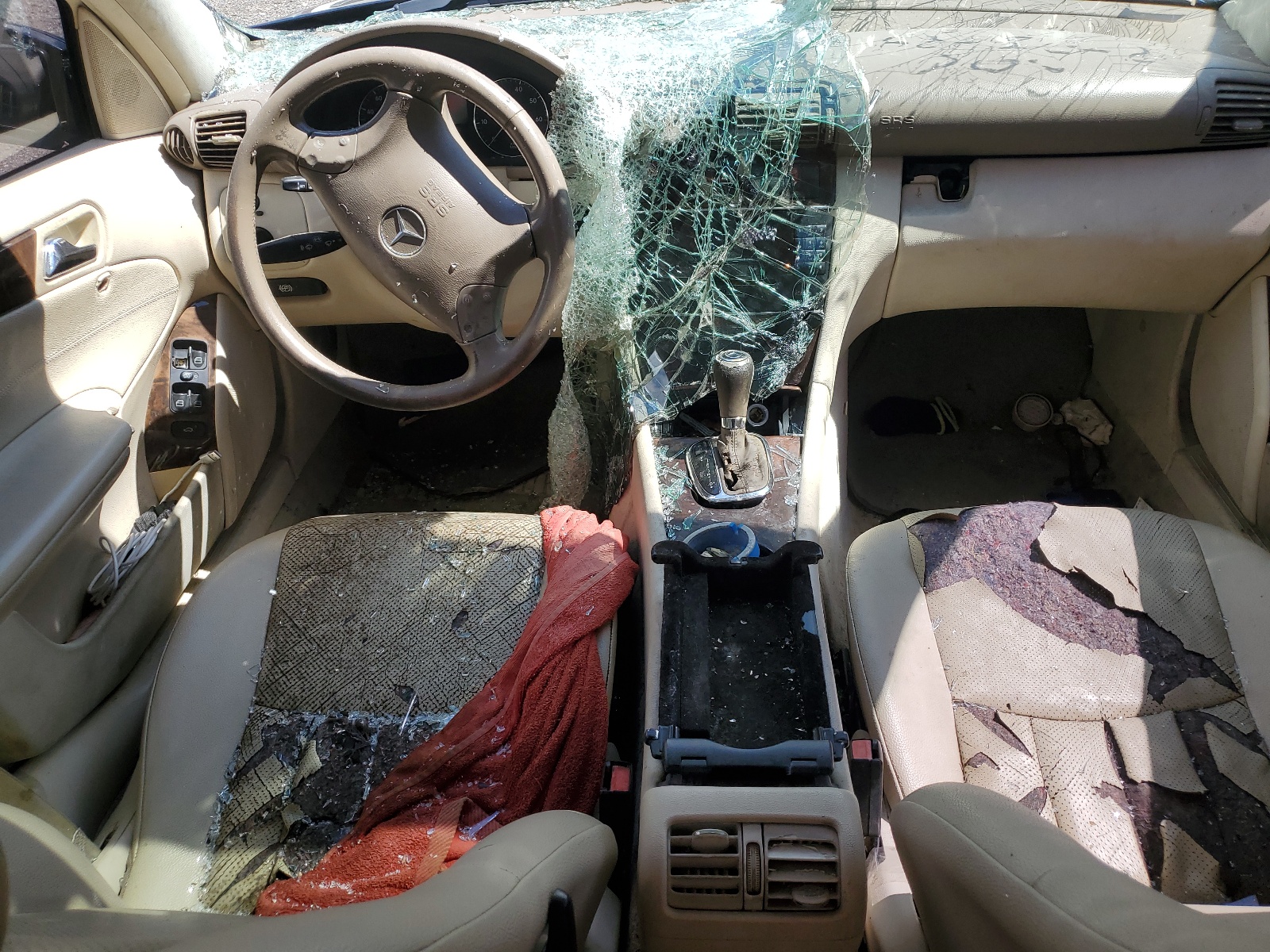 WDBRF61J05F587593 2005 Mercedes-Benz C 240