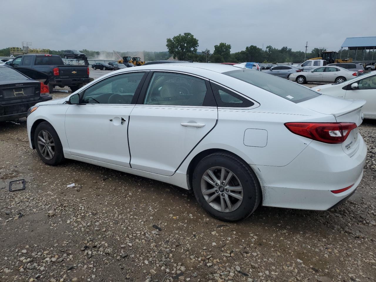 2015 Hyundai Sonata - Image 2