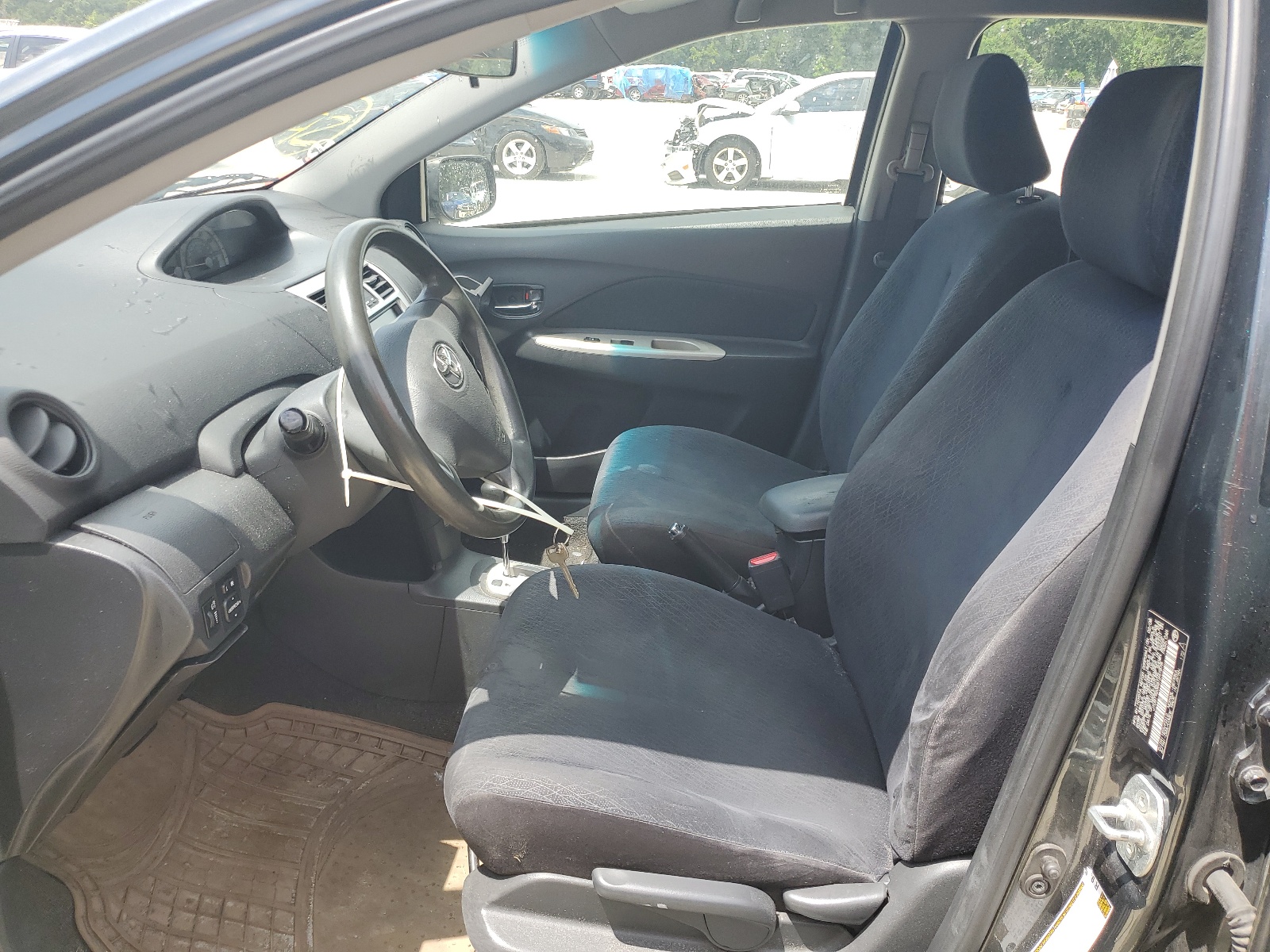 JTDBT923681247878 2008 Toyota Yaris