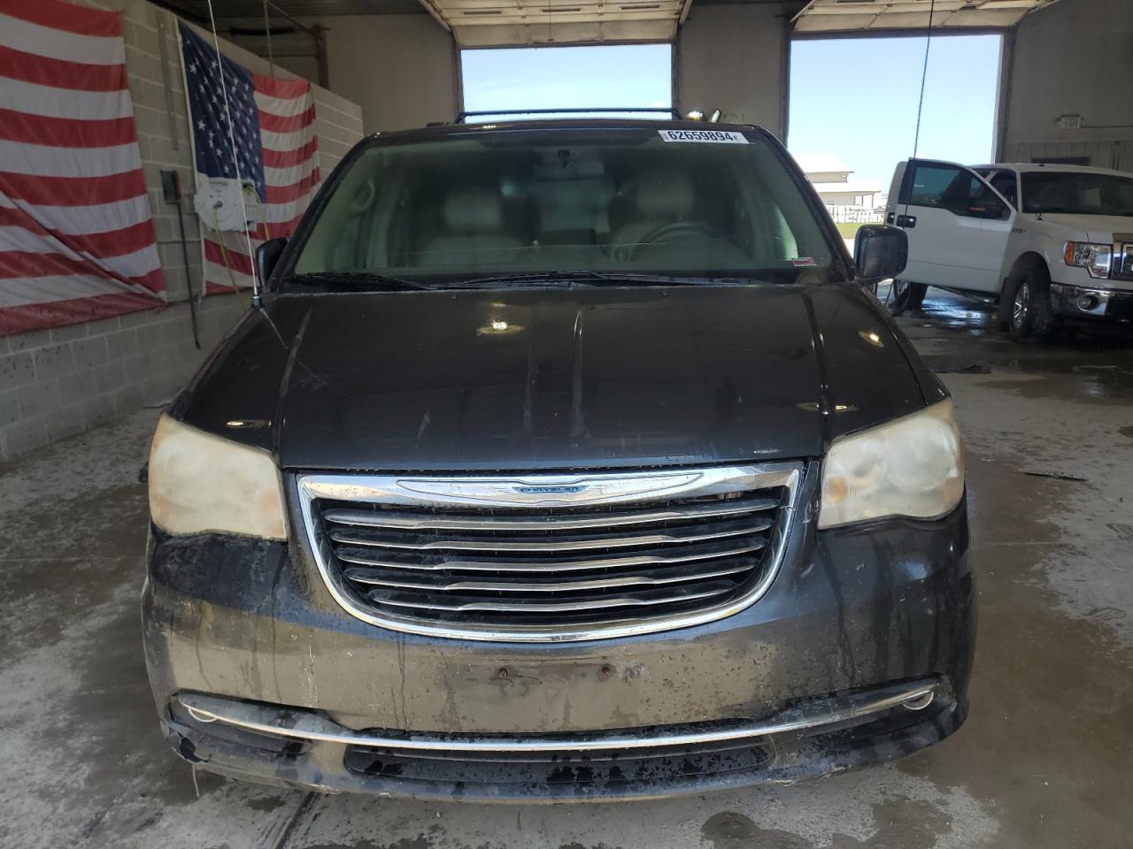 2A4RR5DG4BR612528 2011 Chrysler Town & Country Touring