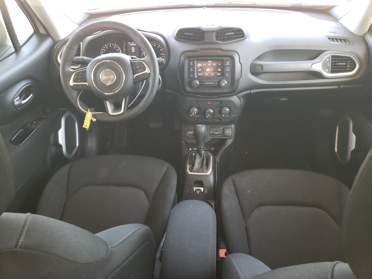 ZACCJBAB1JPH28329 2018 Jeep Renegade Sport