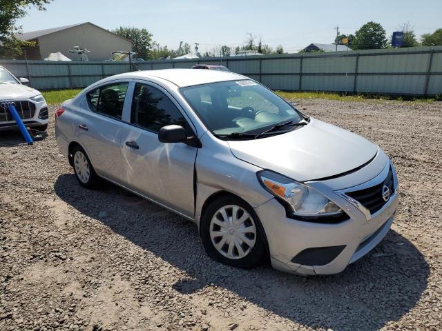  NISSAN VERSA 2015 Srebrny