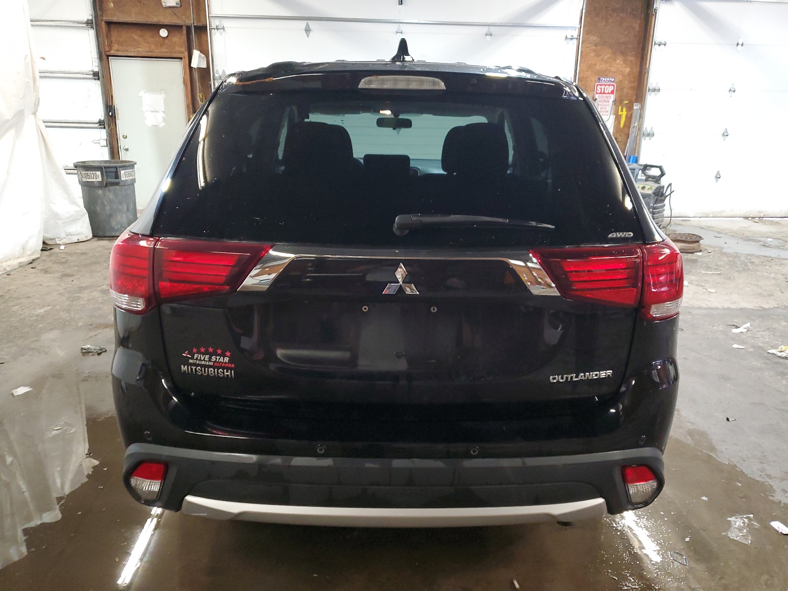 JA4AZ2A3XHZ056575 2017 Mitsubishi Outlander Es