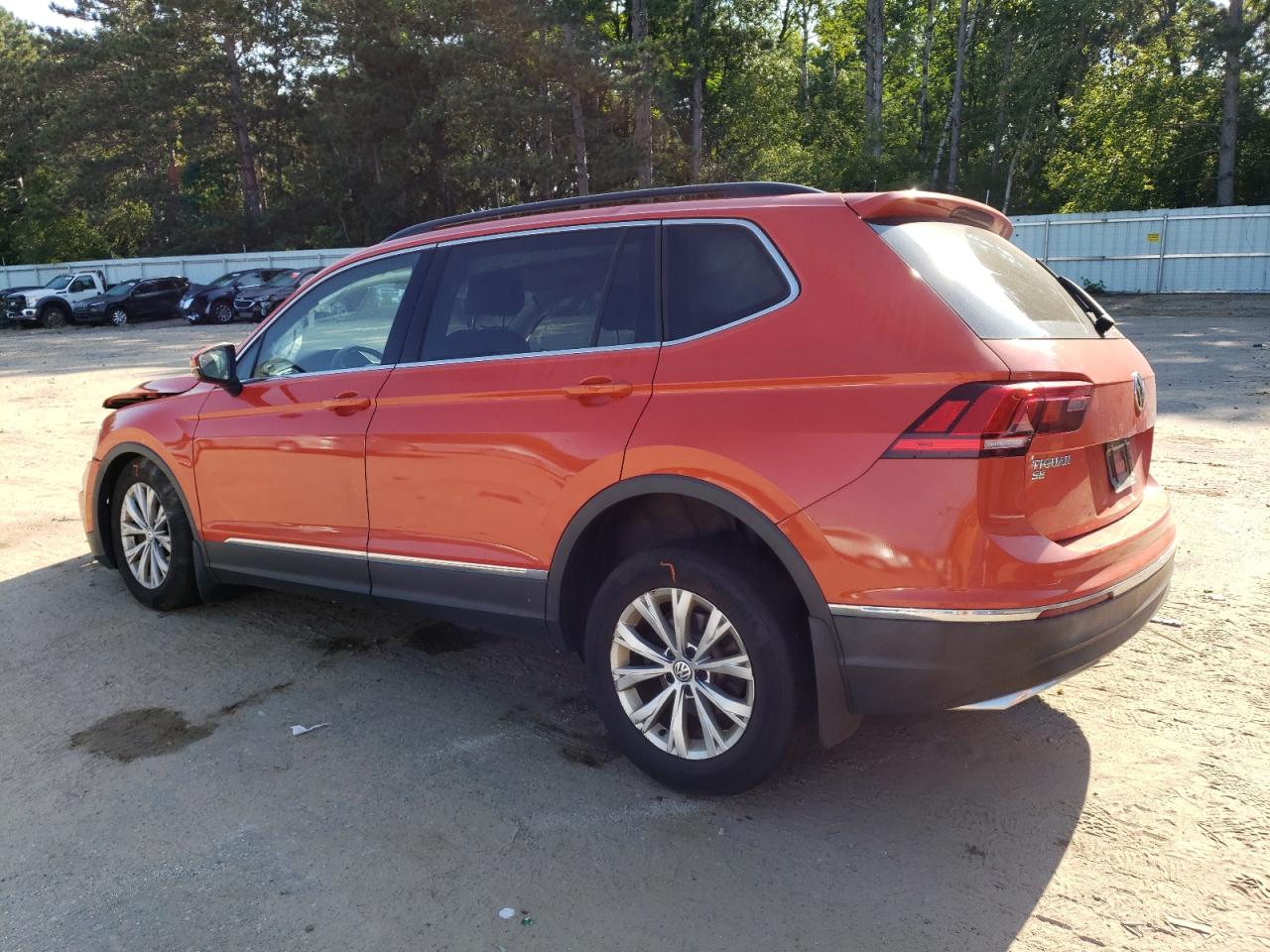 3VV2B7AX3JM089408 2018 VOLKSWAGEN TIGUAN - Image 2