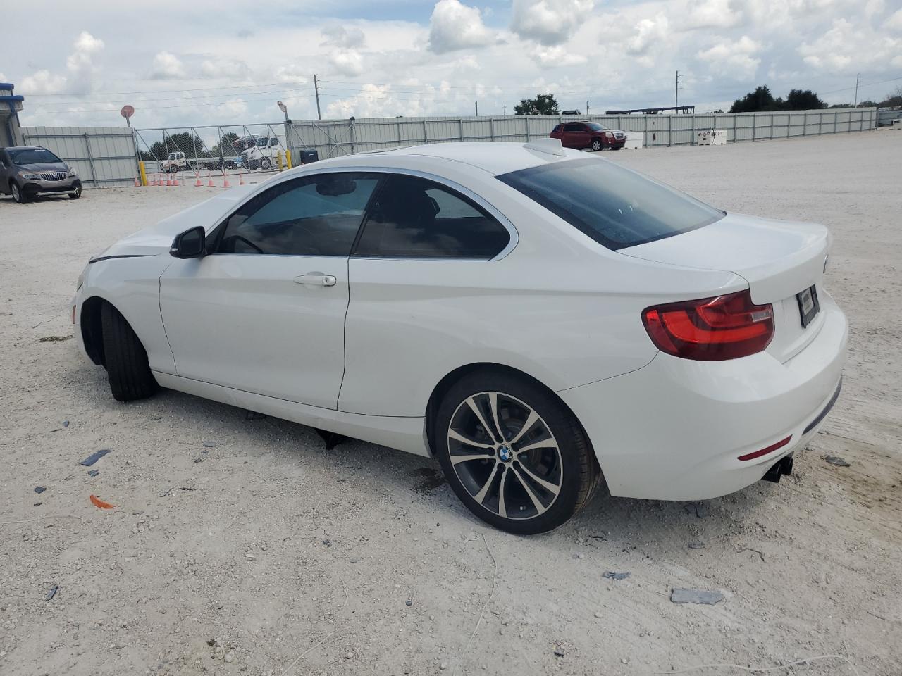 WBA1F5C52FV256740 2015 BMW 2 SERIES - Image 2