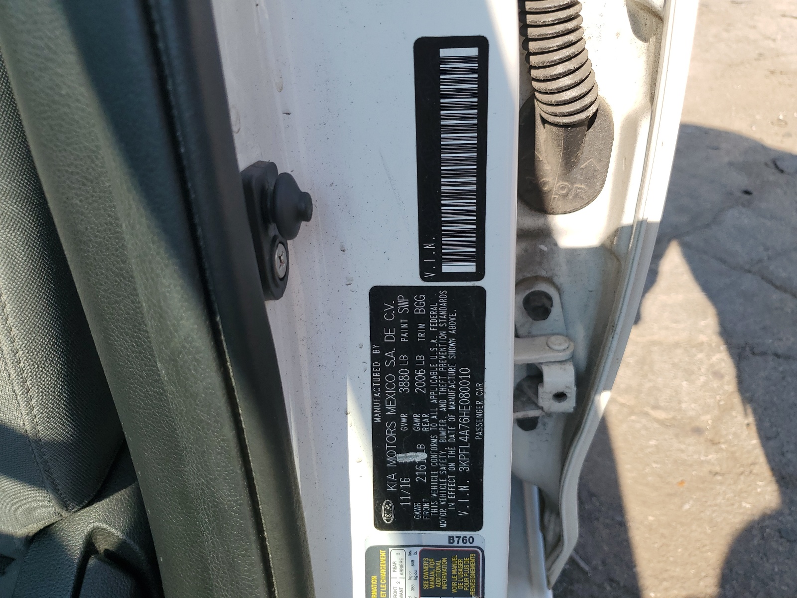 3KPFL4A76HE080010 2017 Kia Forte Lx