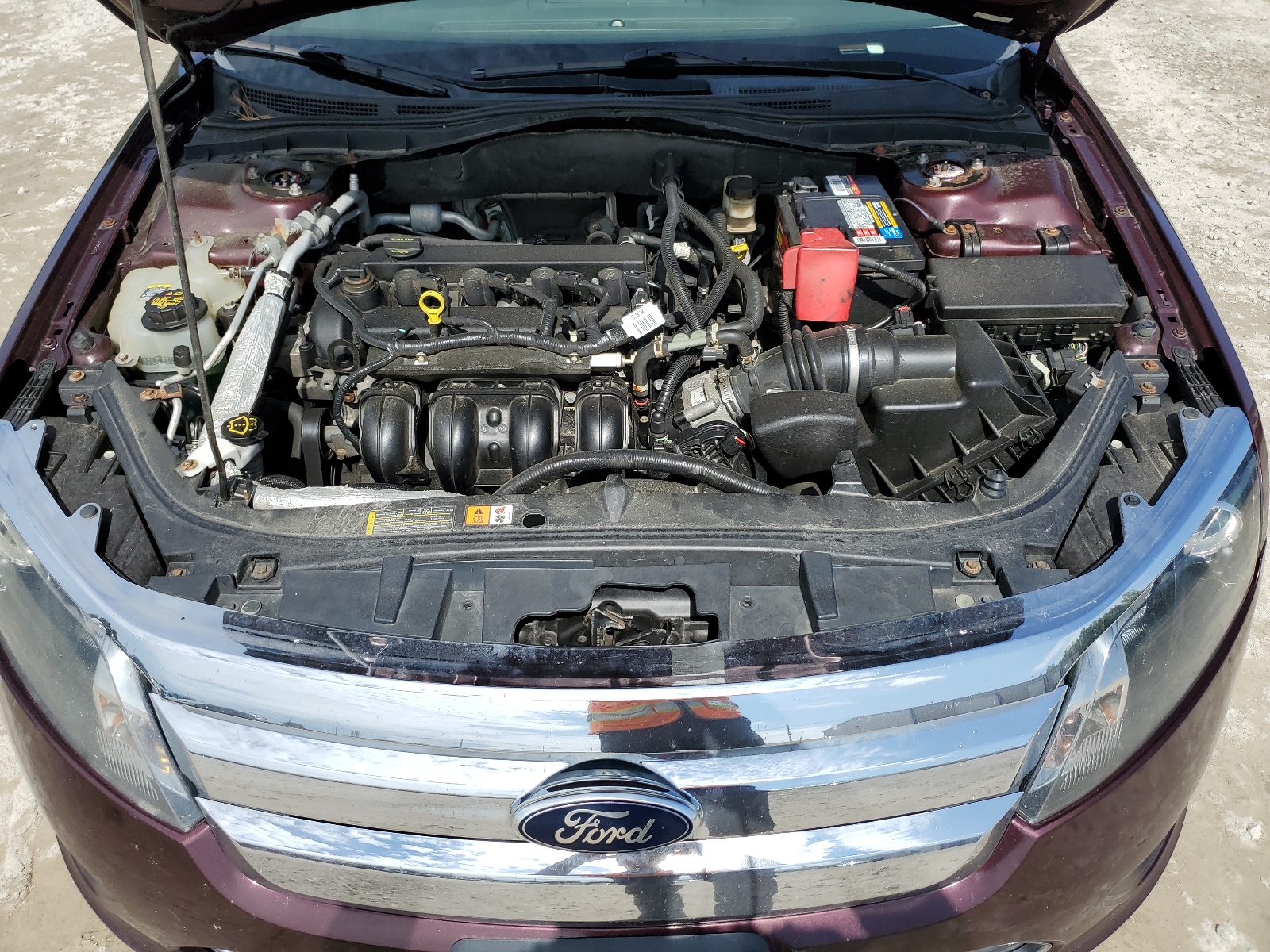 3FAHP0HA4BR118945 2011 Ford Fusion Se