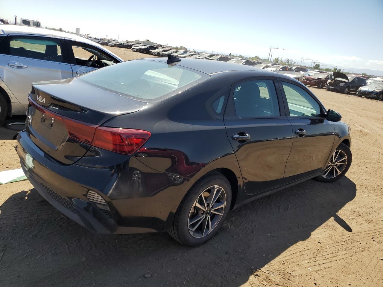 3KPF24AD3NE472544 Kia Forte FE 3