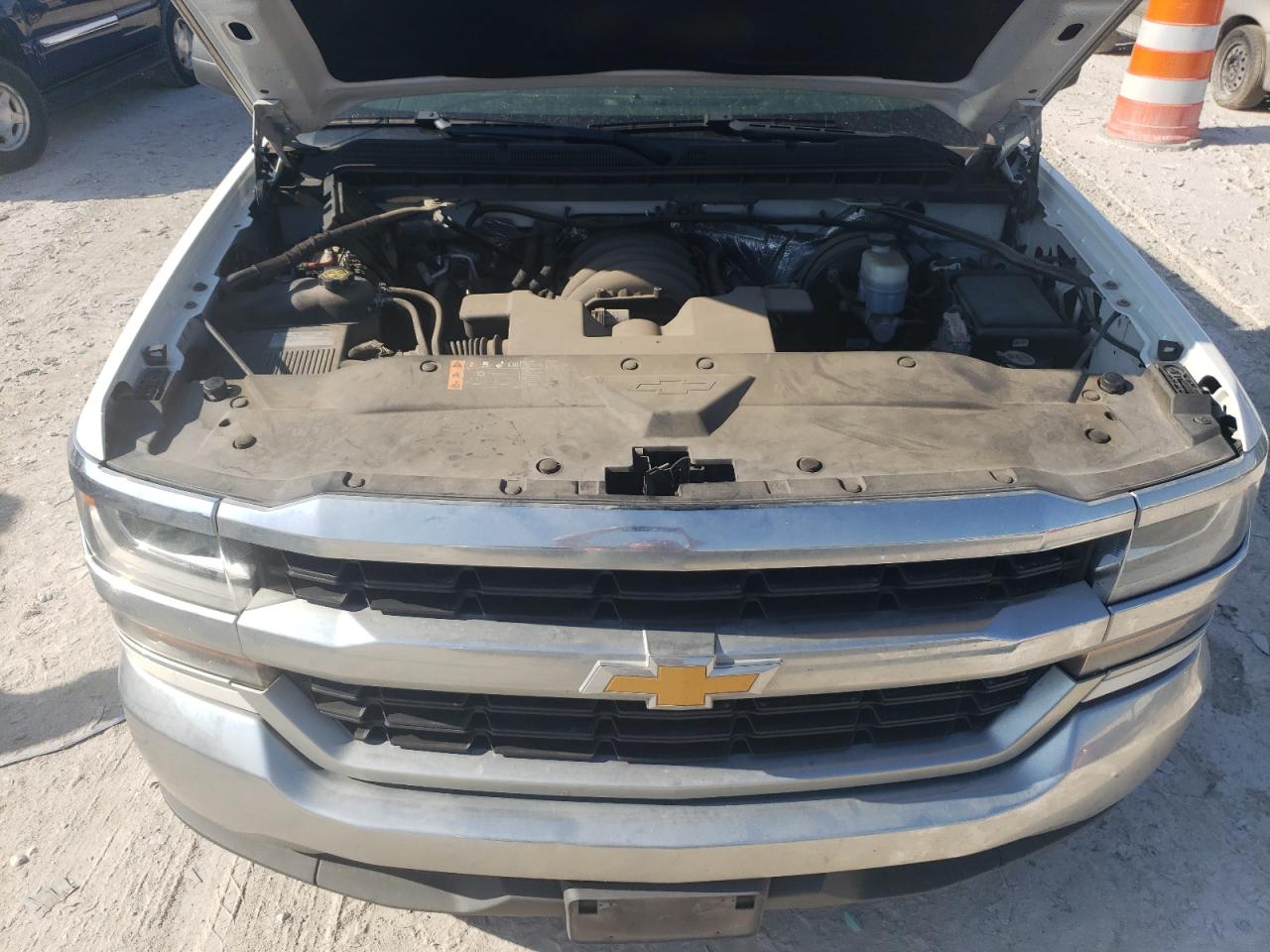 1GCNCNEC7JZ906043 2018 Chevrolet Silverado C1500