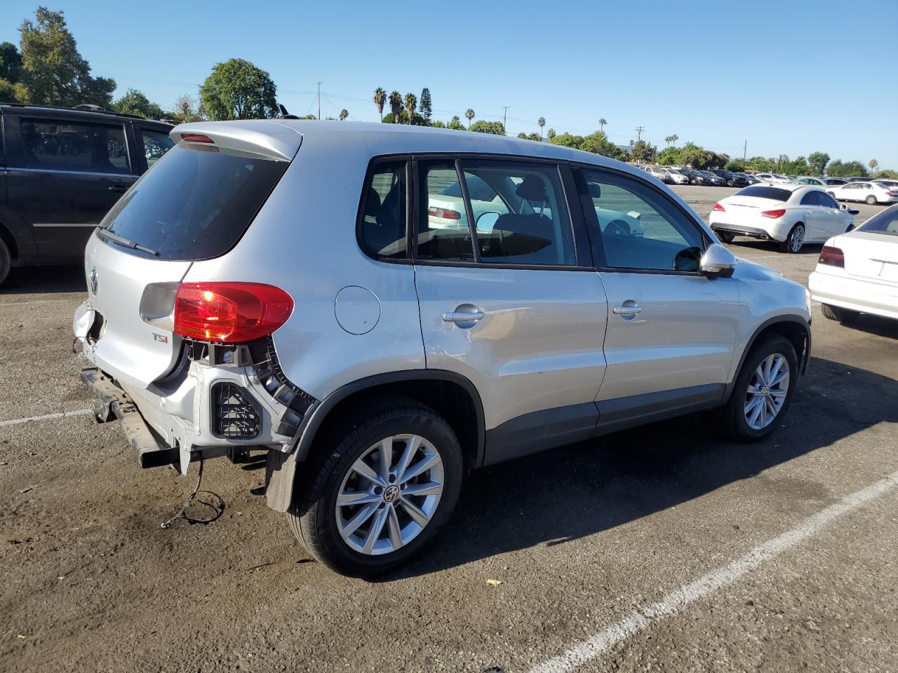 WVGAV7AX2HK050968 2017 Volkswagen Tiguan S