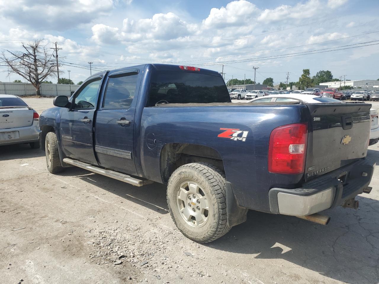 2011 Chevrolet Silverado - Image 2