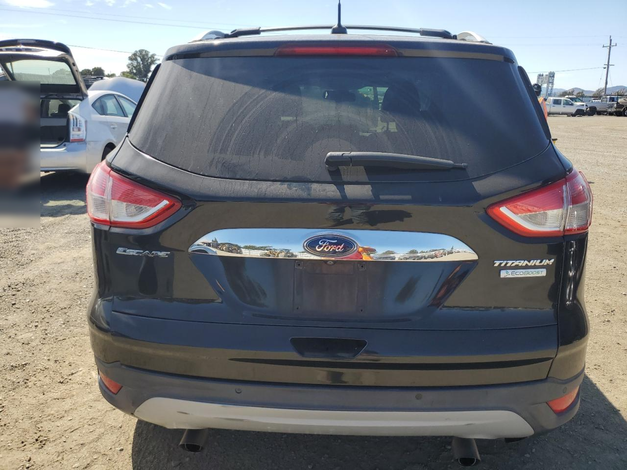 1FMCU0JX8EUA05813 2014 Ford Escape Titanium