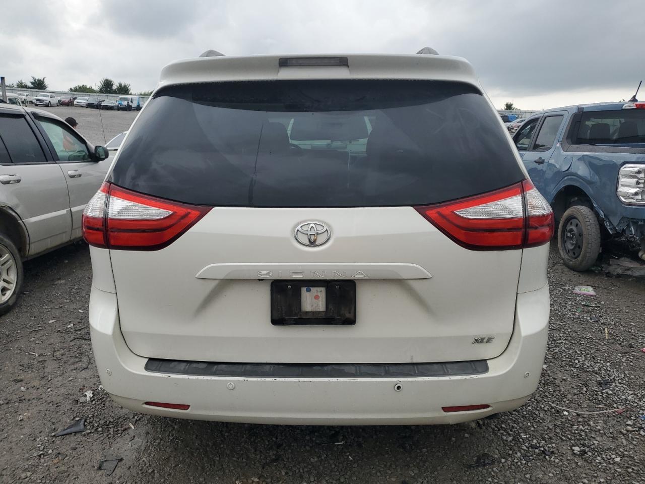 5TDYZ3DC6HS773546 2017 Toyota Sienna Xle