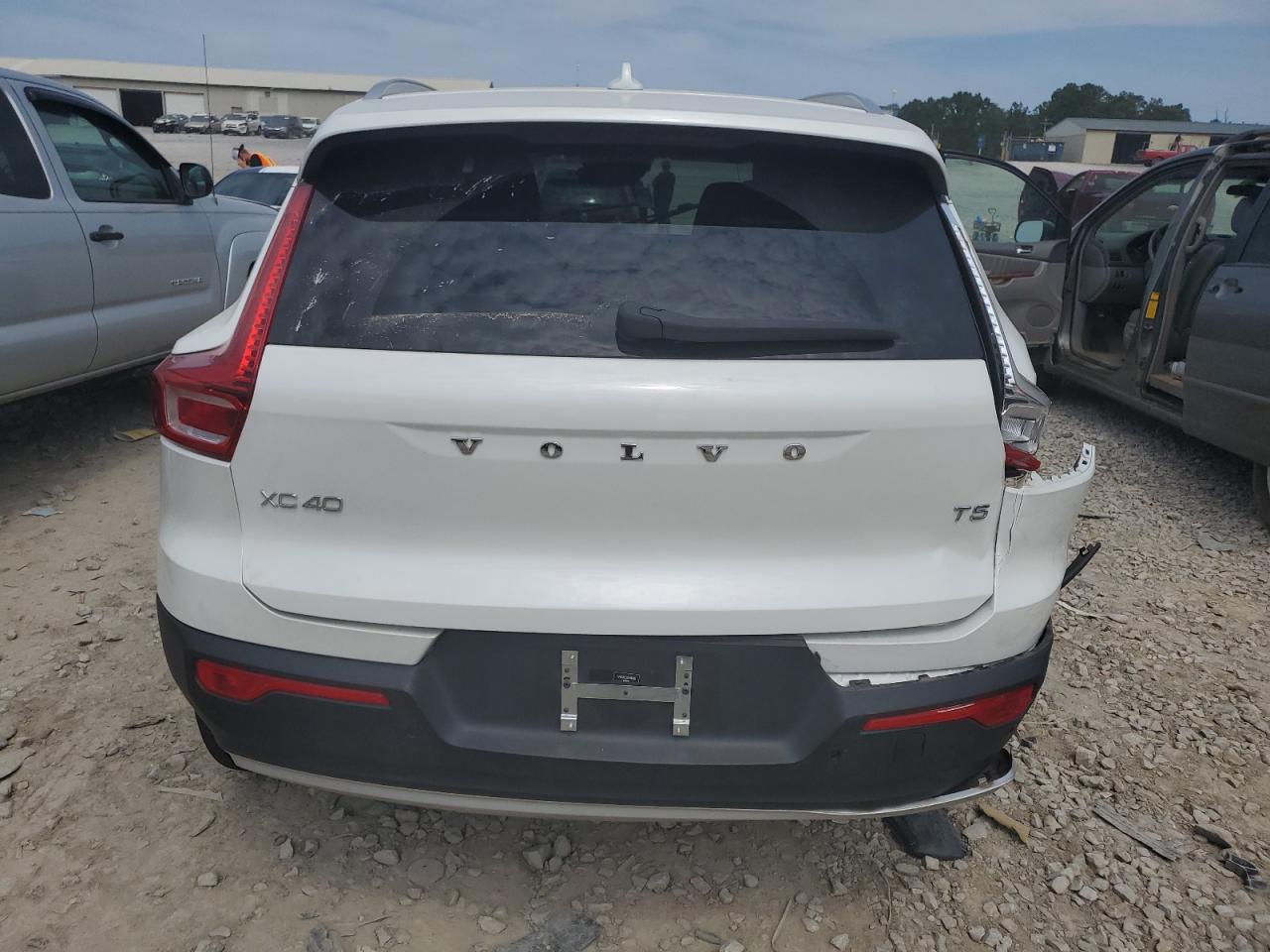 2022 Volvo Xc40 T5 Inscription VIN: YV4162UL2N2780403 Lot: 66783774