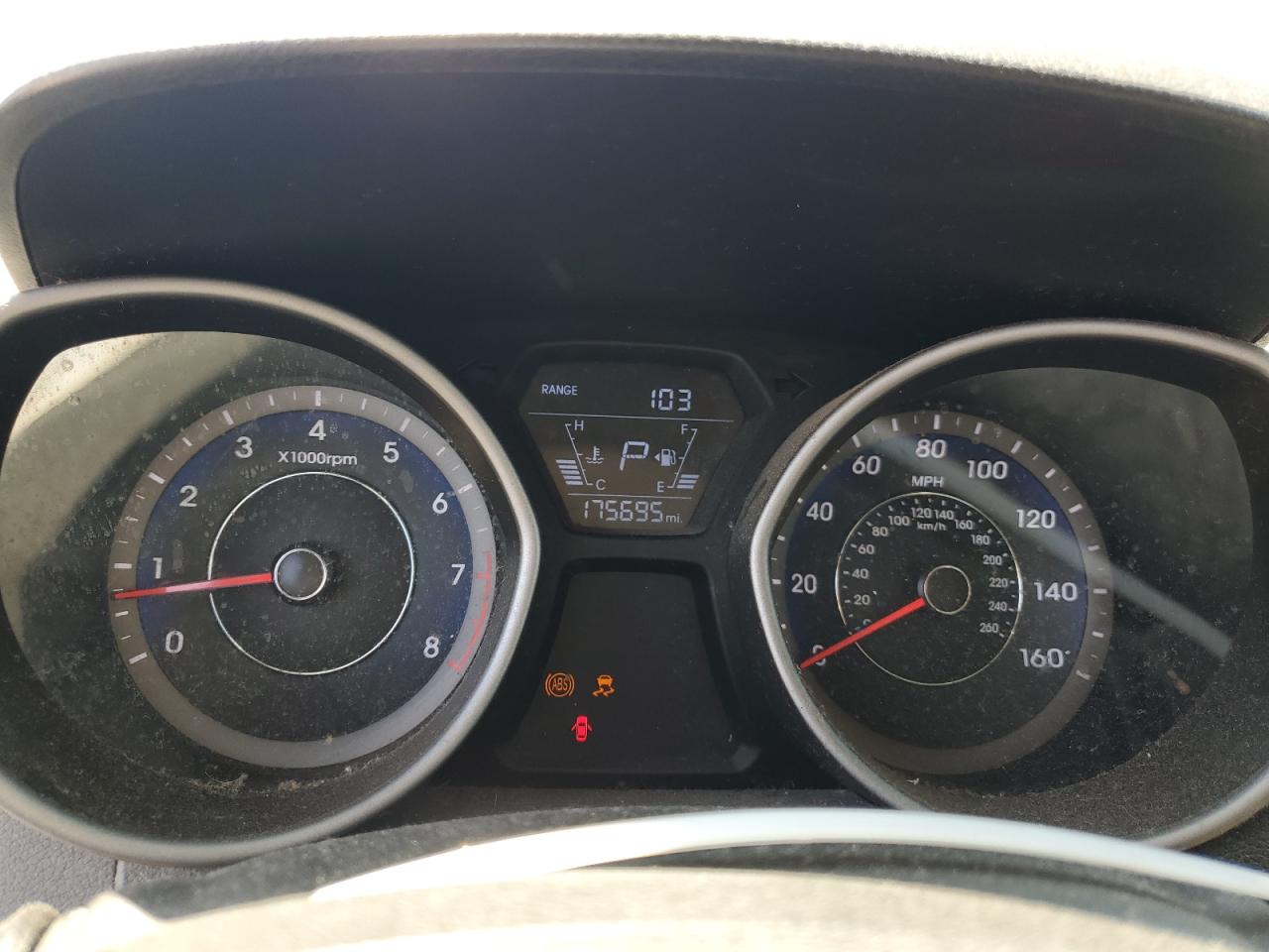 2014 Hyundai Elantra - Image 9