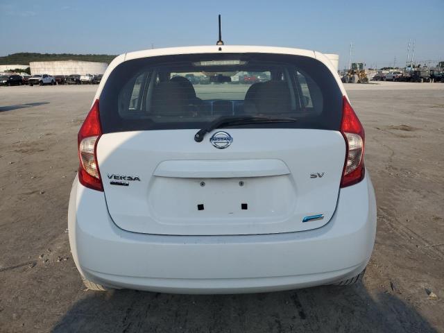 Hatchbacks NISSAN VERSA 2015 Biały