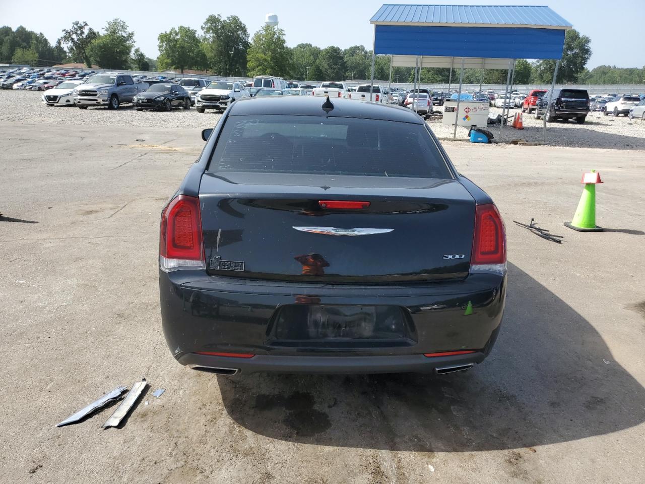 2C3CCAAG4JH340422 2018 Chrysler 300 Touring