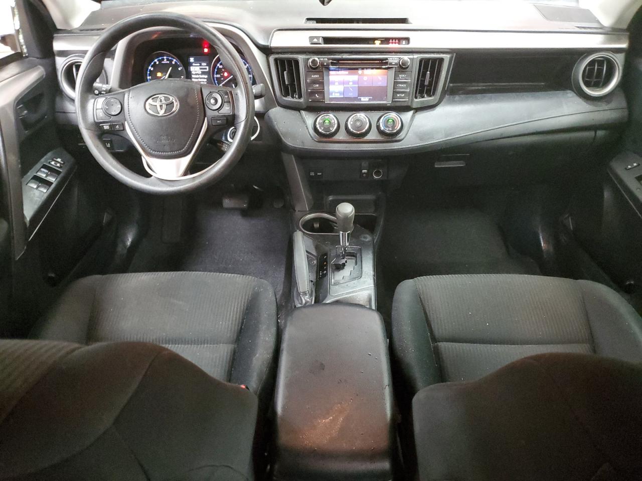 JTMBFREV8HJ122661 2017 Toyota Rav4 Le