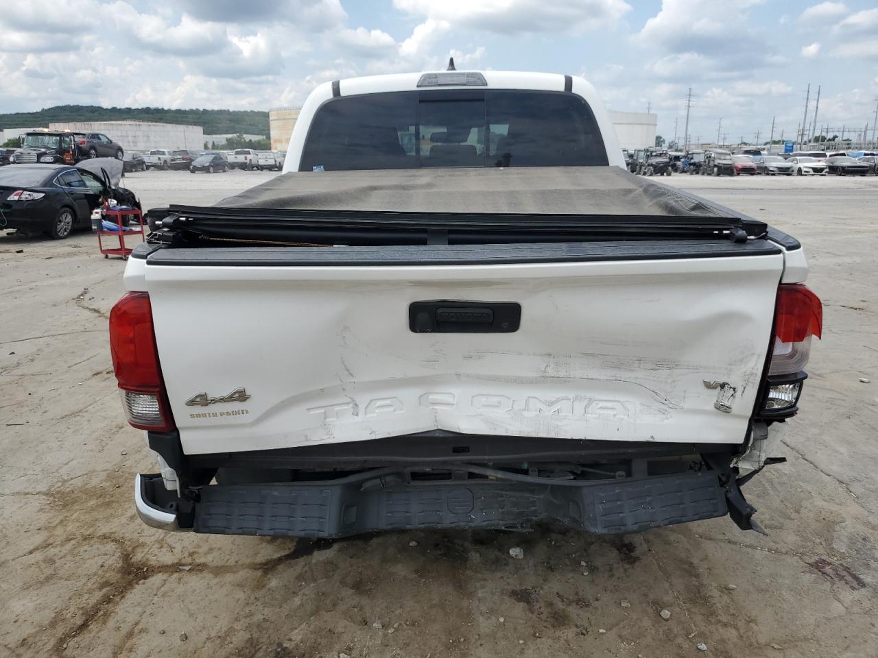 3TMCZ5AN2JM143024 2018 Toyota Tacoma Double Cab