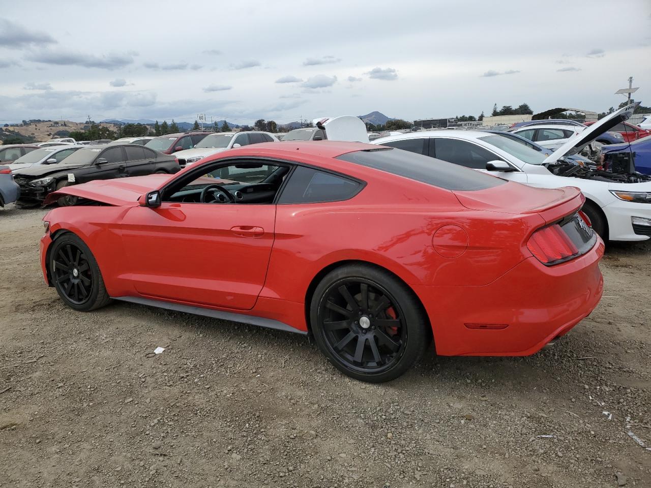 1FA6P8AM0F5306607 2015 FORD MUSTANG - Image 2