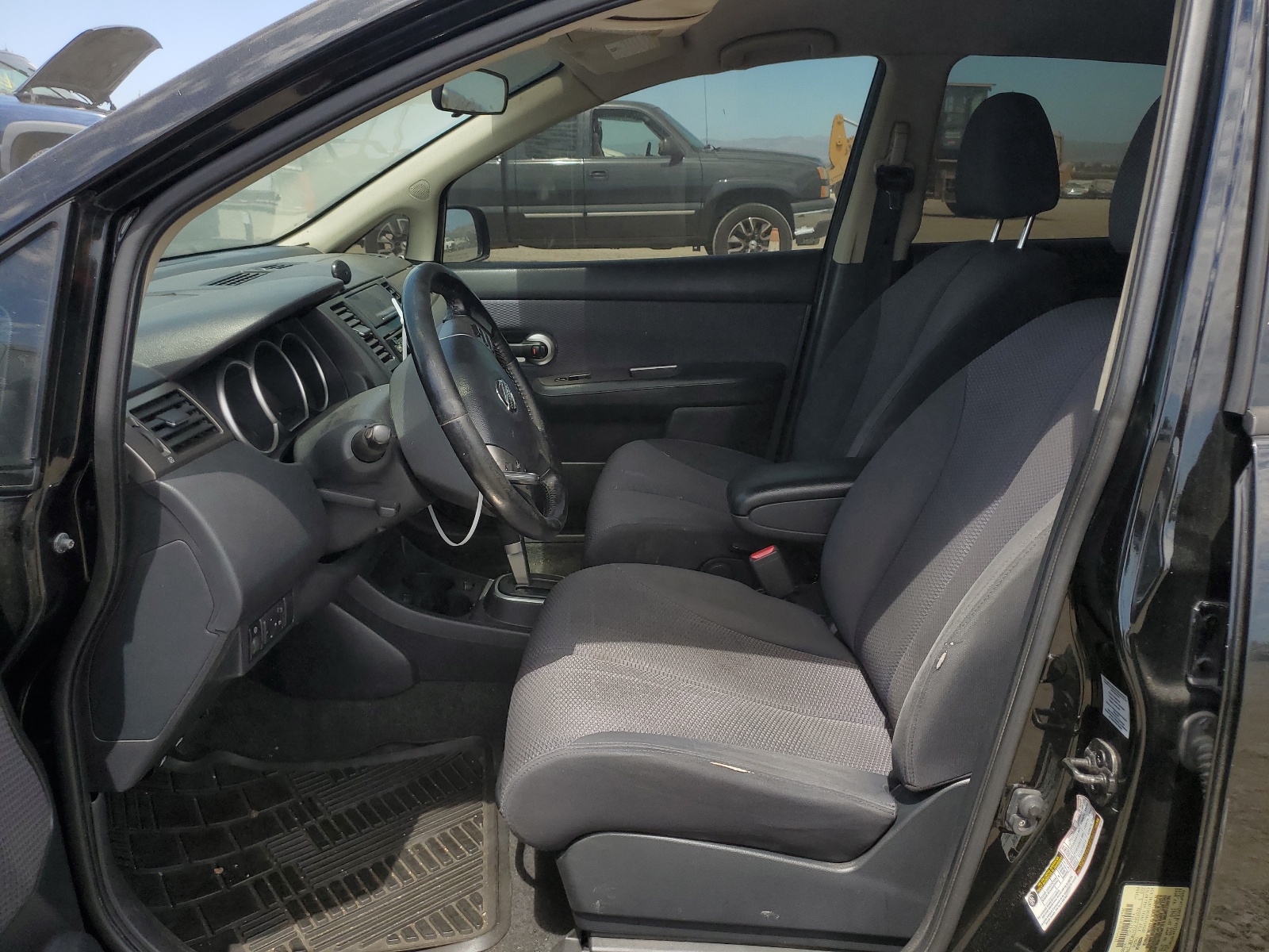 3N1BC13E58L414132 2008 Nissan Versa S