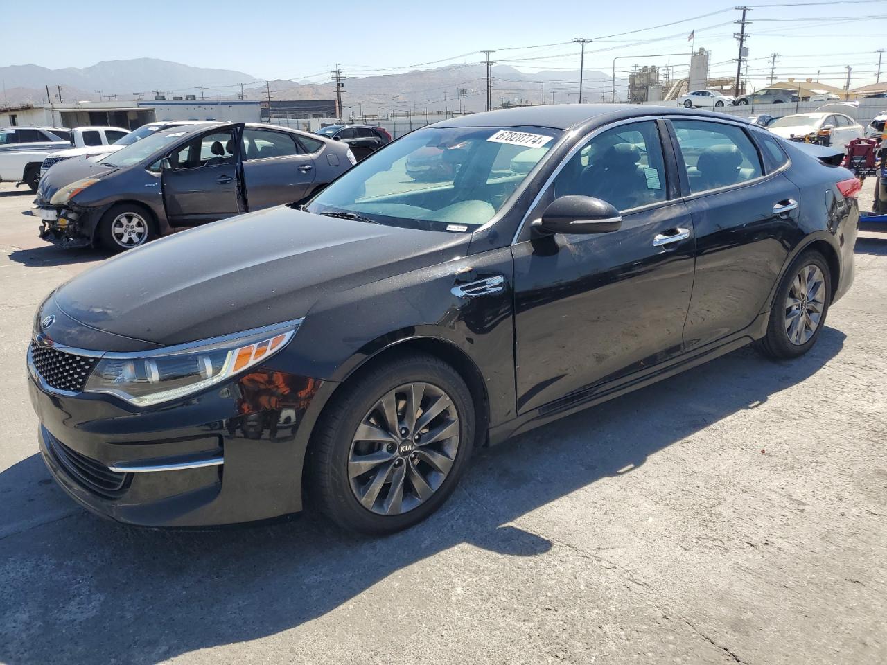 5XXGU4L35HG138255 2017 KIA OPTIMA - Image 1