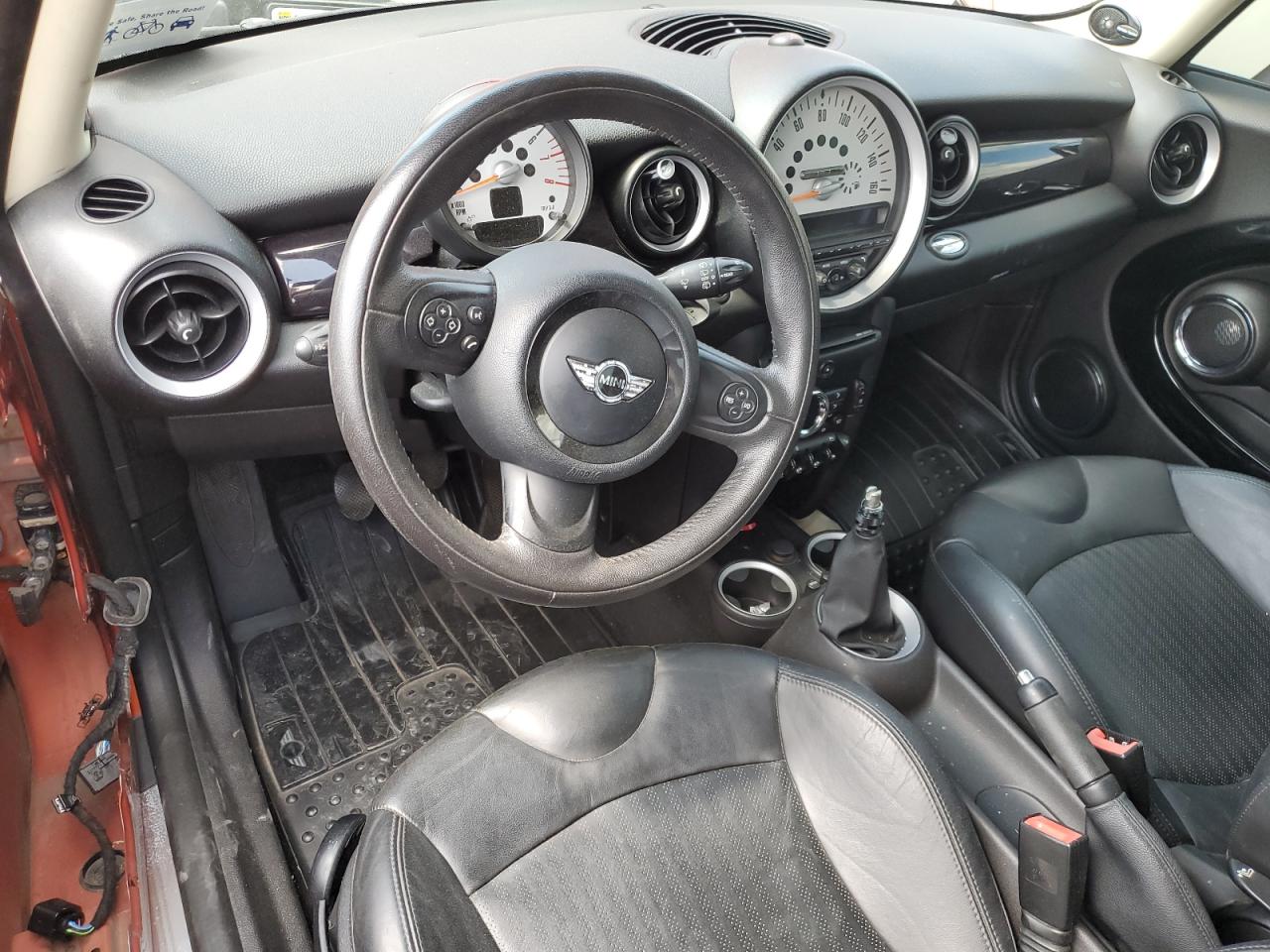 2011 Mini Cooper VIN: WMWSU3C52BT184345 Lot: 65887634