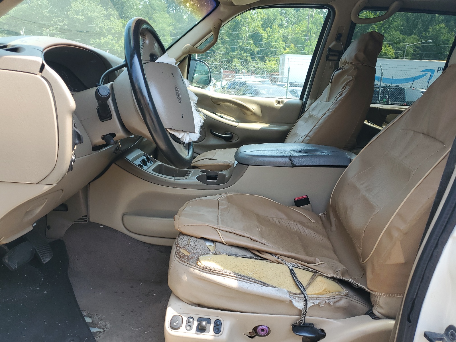 1FMPU18LXYLB49870 2000 Ford Expedition Eddie Bauer