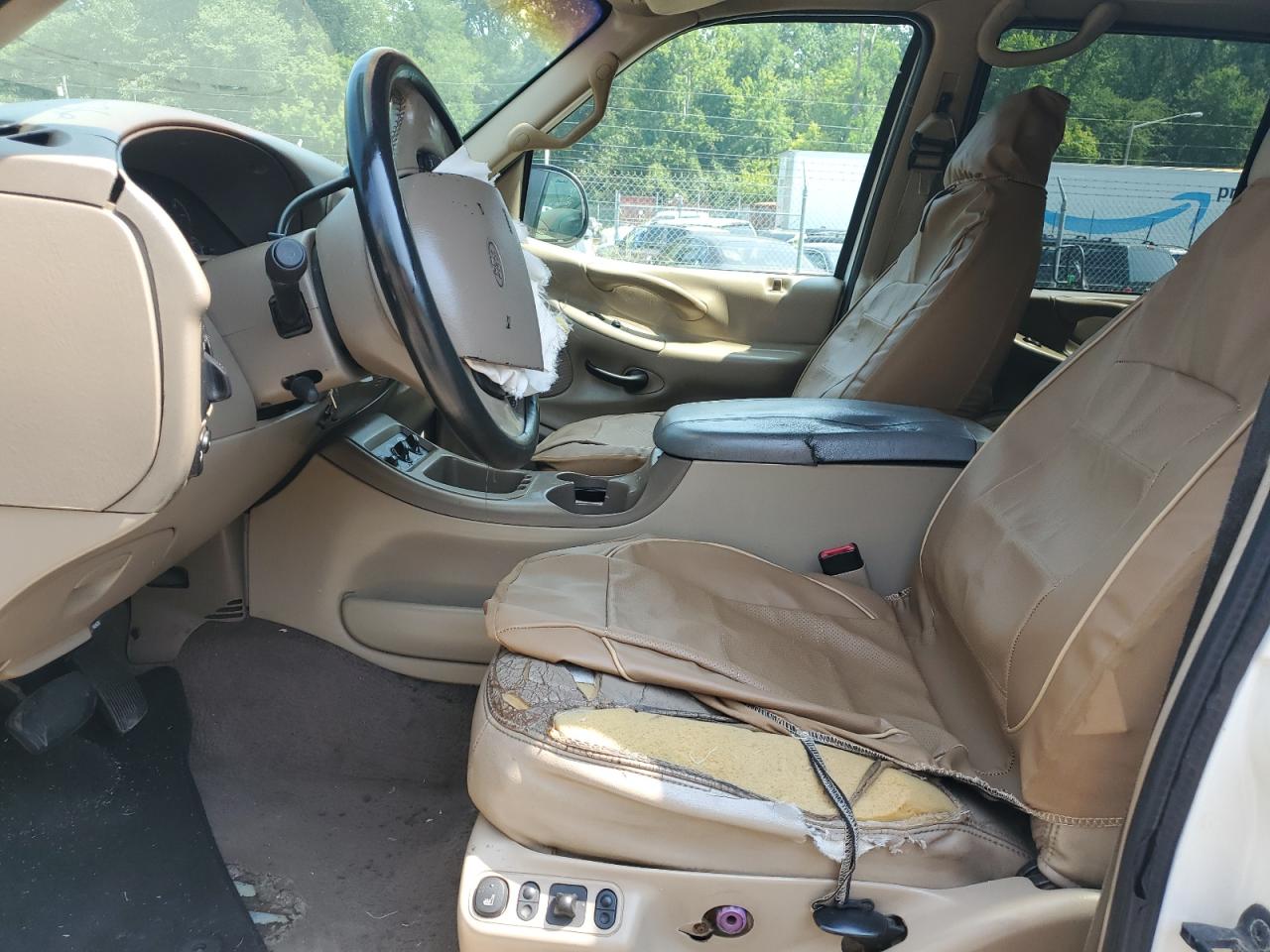 2000 Ford Expedition Eddie Bauer VIN: 1FMPU18LXYLB49870 Lot: 64799304