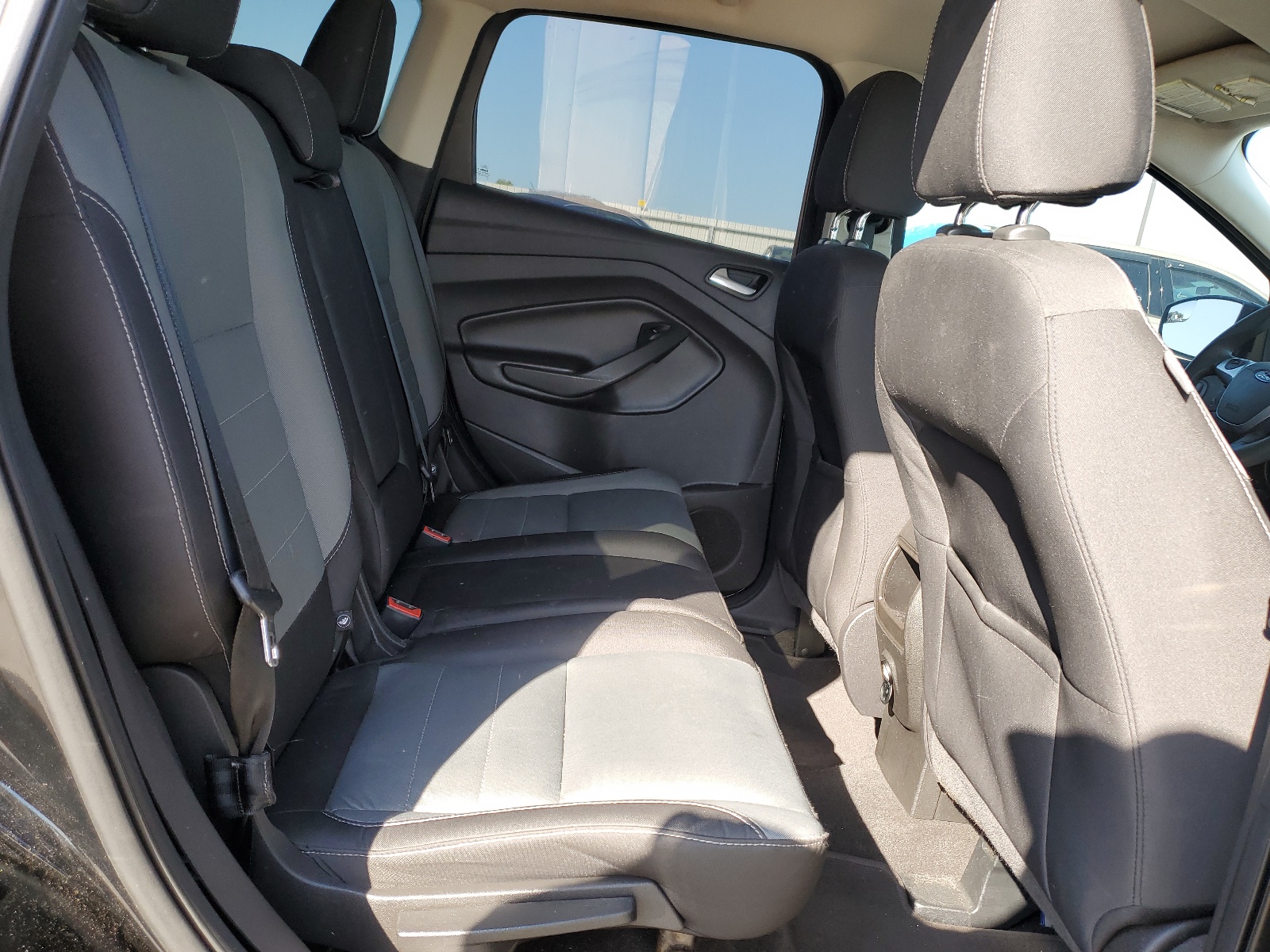 1FMCU0GX0GUA28755 2016 Ford Escape Se