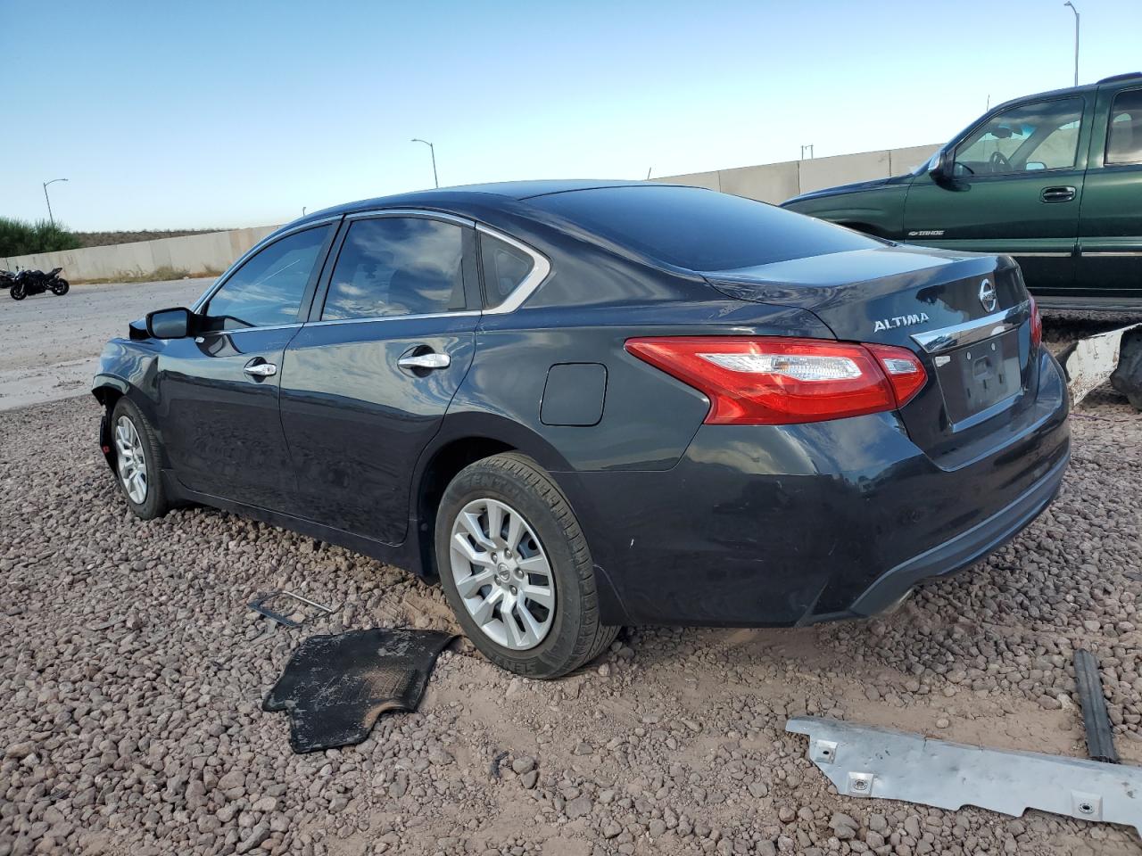 1N4AL3AP7HN317691 2017 NISSAN ALTIMA - Image 2