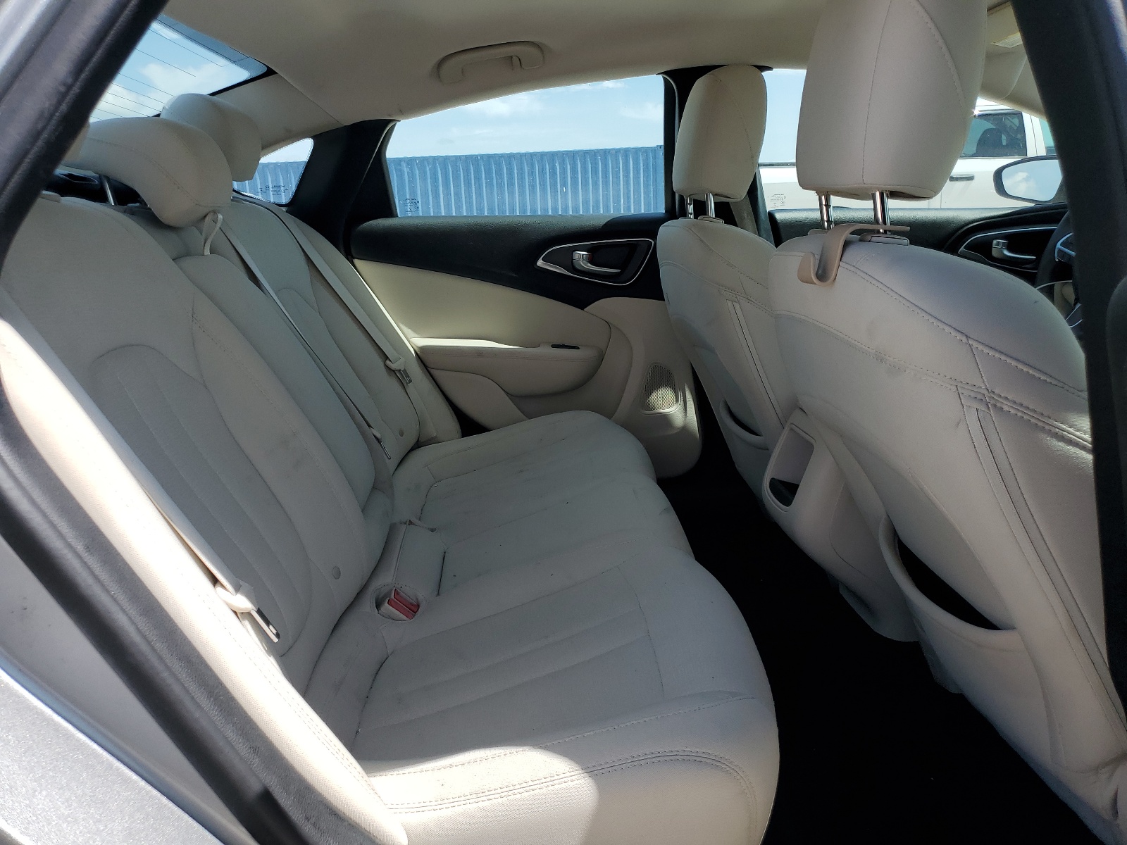 1C3CCCAB2GN166446 2016 Chrysler 200 Limited