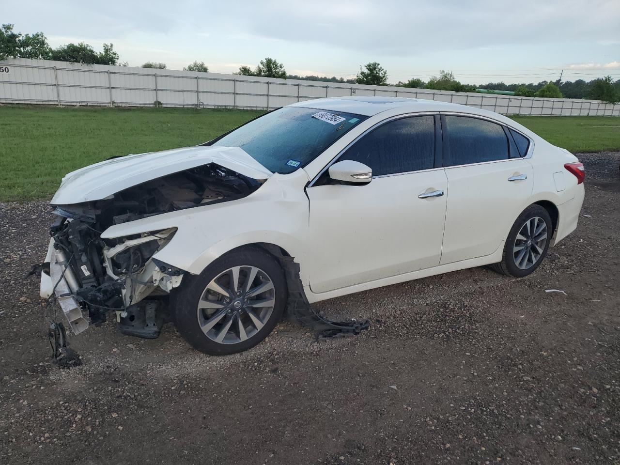 1N4AL3AP5HC182108 2017 NISSAN ALTIMA - Image 1