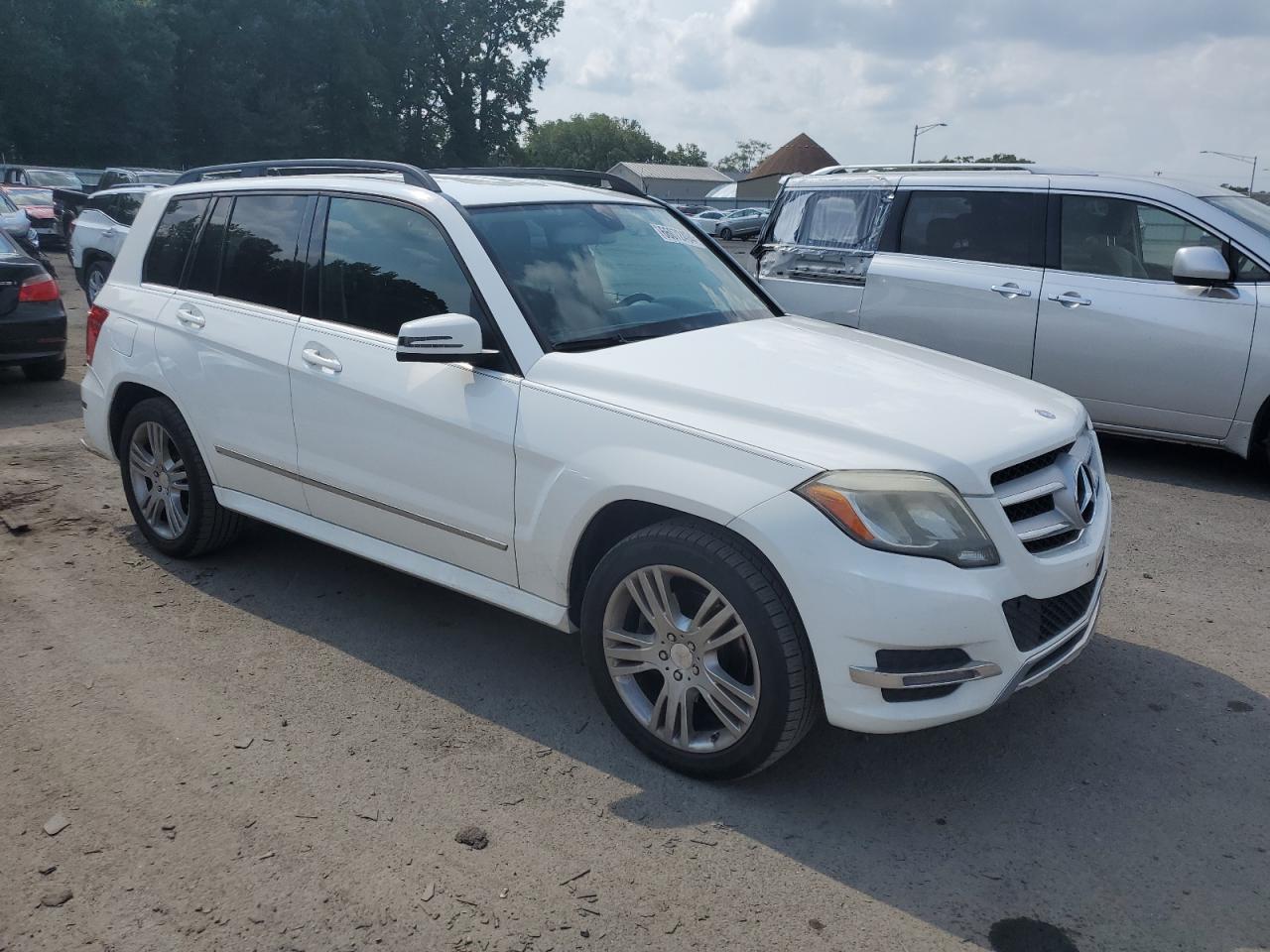 VIN WDCGG5HB4DG155218 2013 MERCEDES-BENZ GLK-CLASS no.4