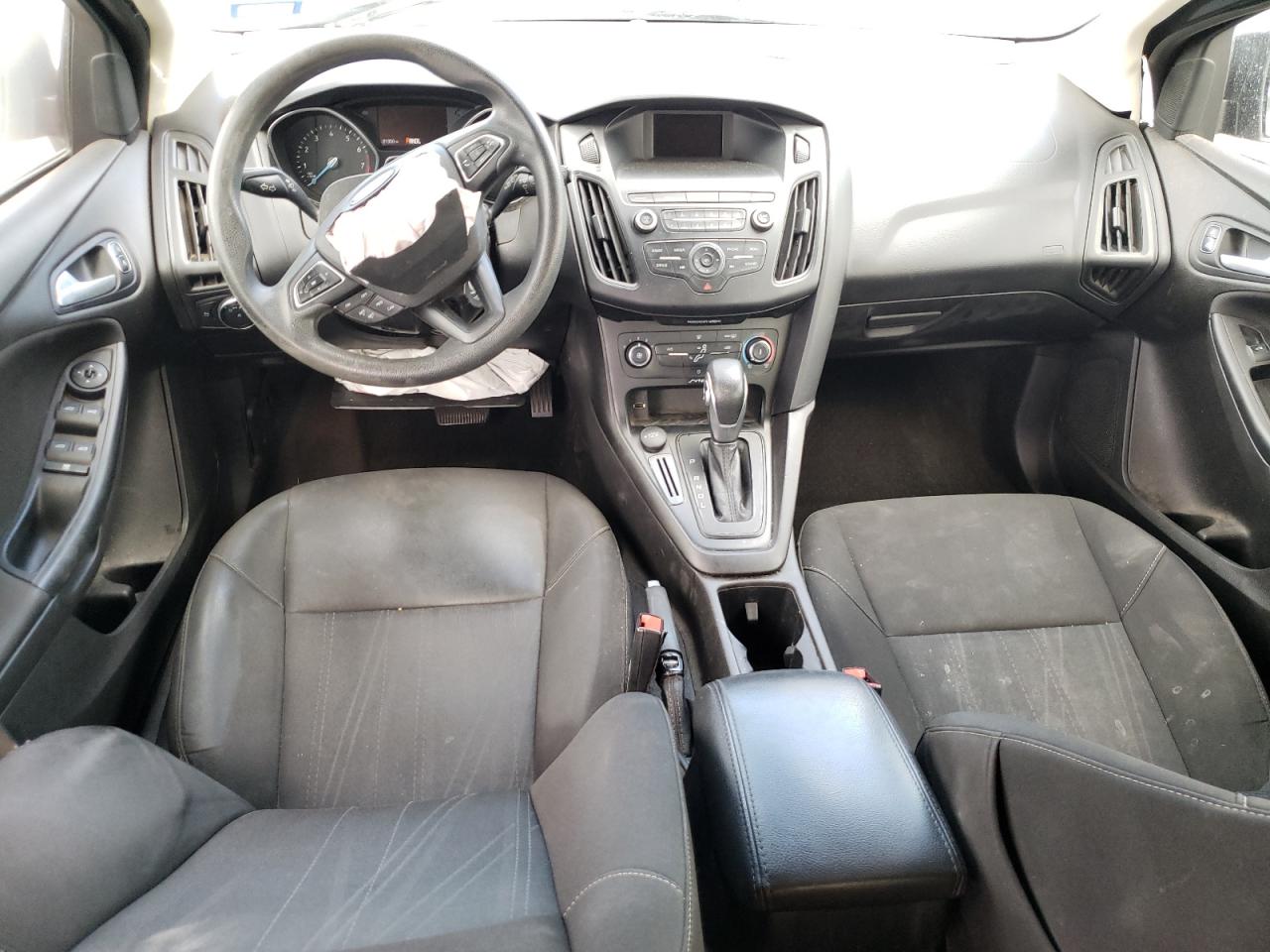1FADP3K23JL244809 2018 Ford Focus Se