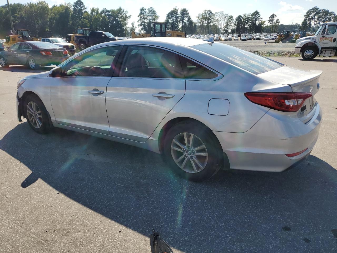 5NPE24AF3HH499093 2017 HYUNDAI SONATA - Image 2