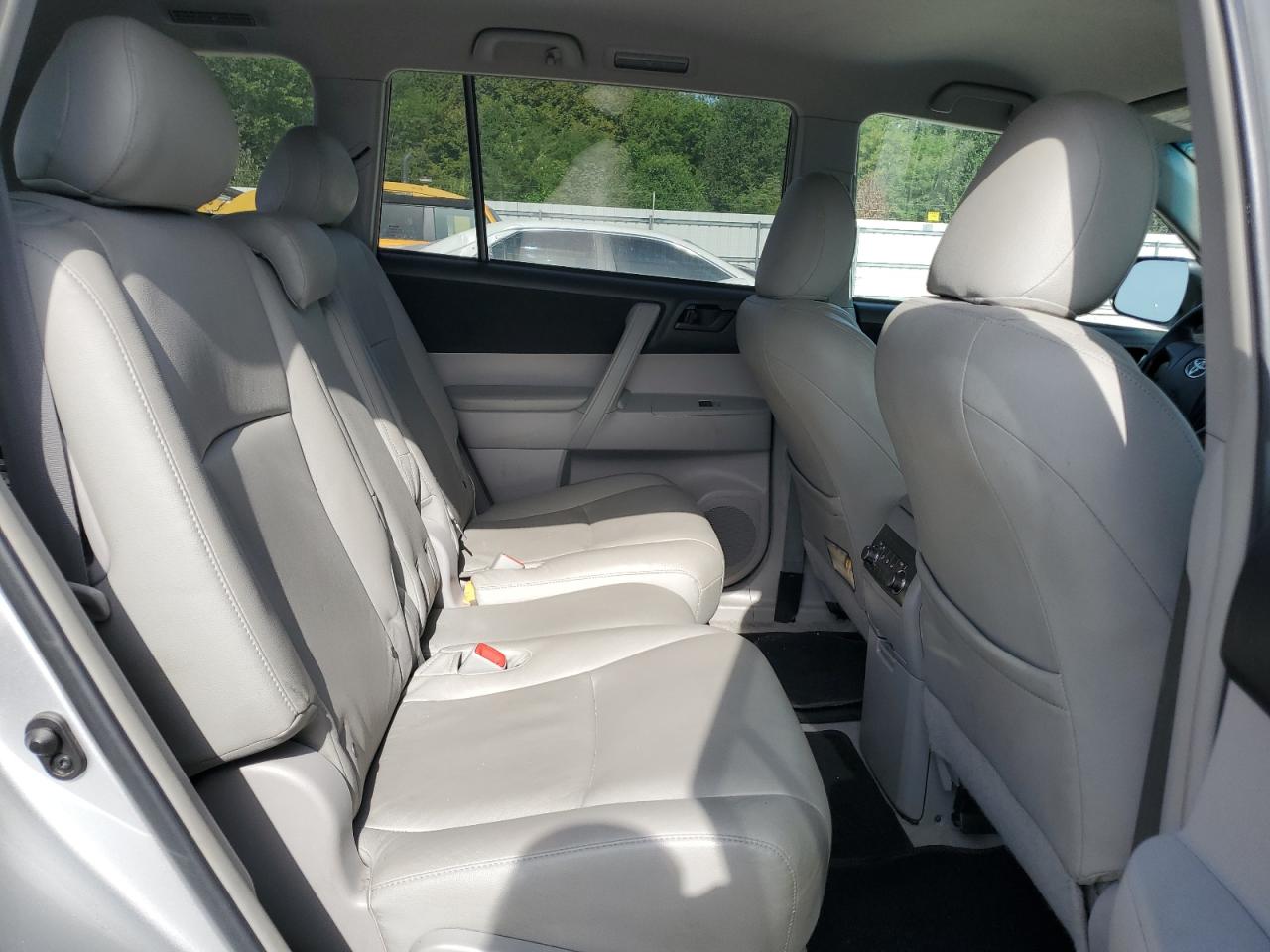 2010 Toyota Highlander VIN: 5TDZK3EH9AS001874 Lot: 65353054