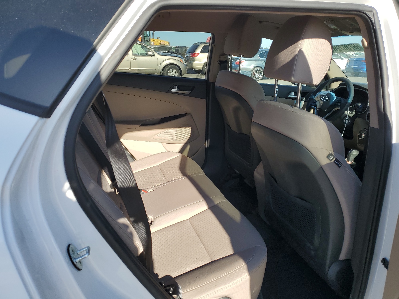 KM8J2CA48KU985043 2019 Hyundai Tucson Se