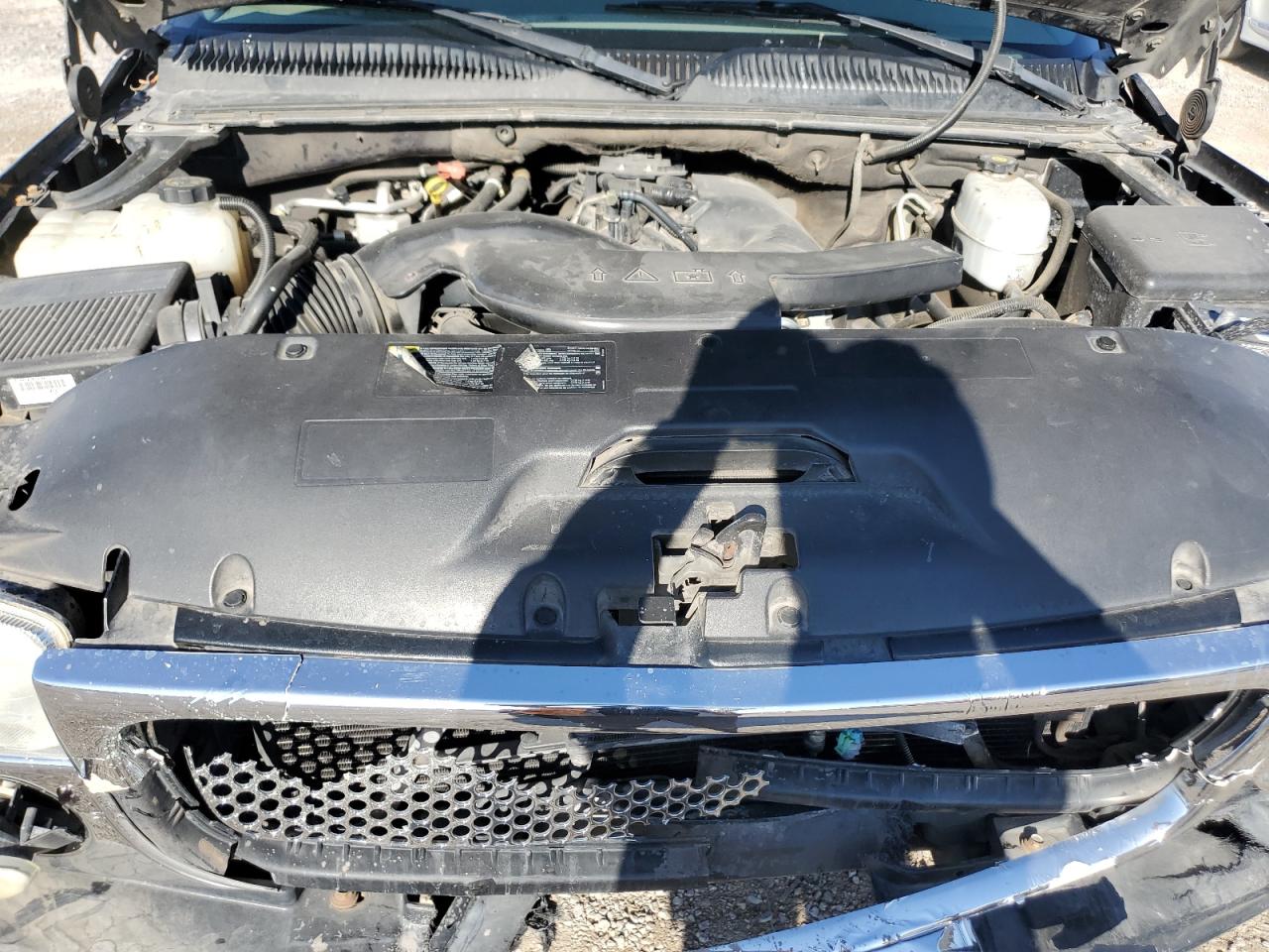 2004 GMC Yukon - Image 12