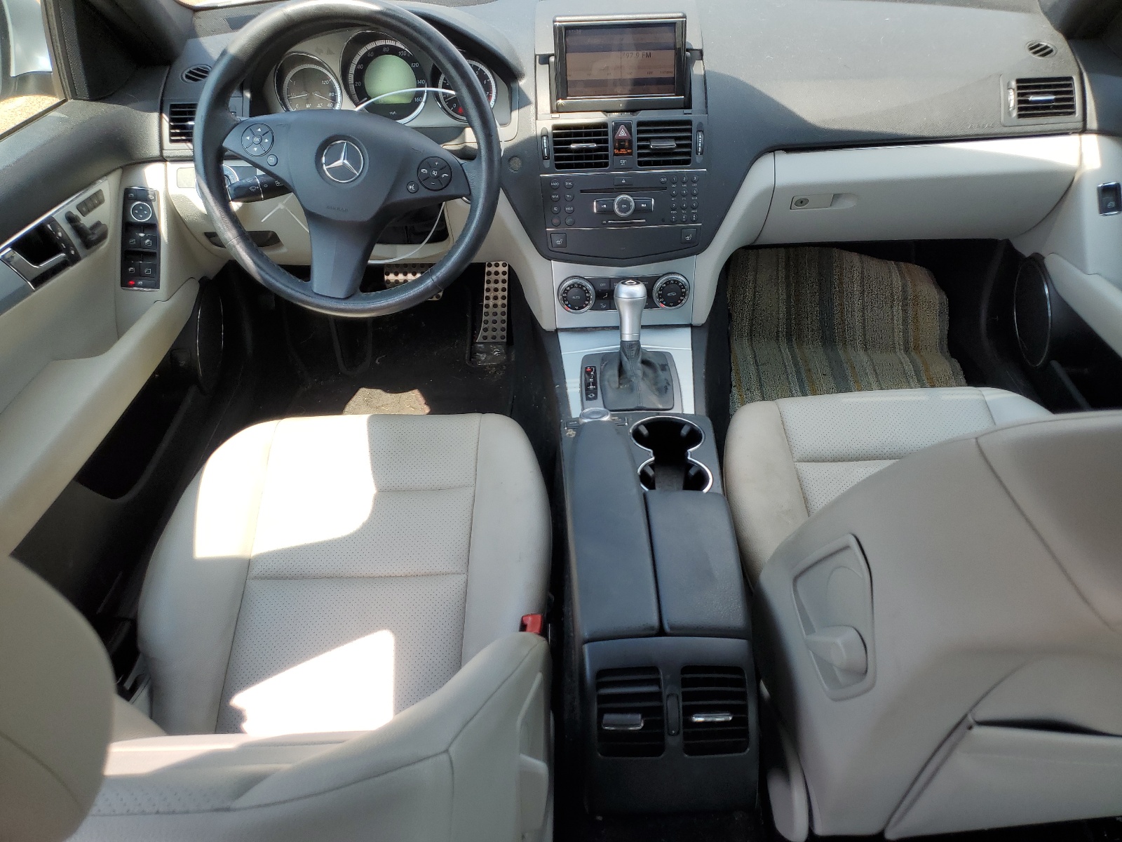 WDDGF54X19R057436 2009 Mercedes-Benz C 300