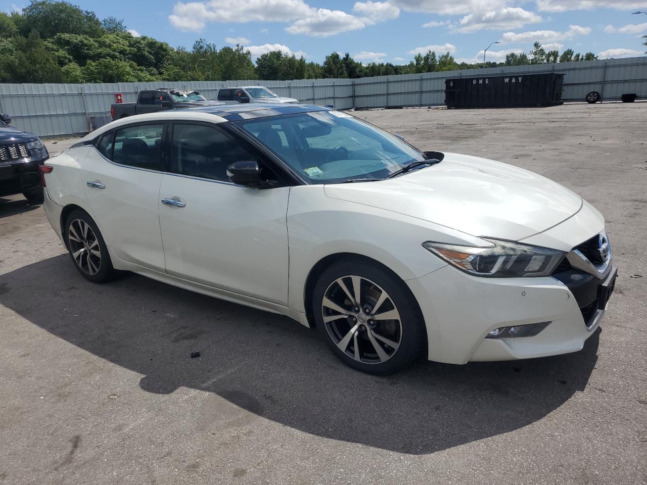 2017 Nissan Maxima - Image 4