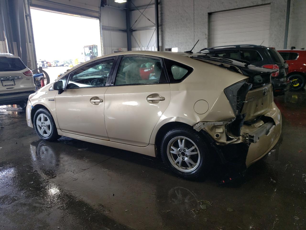 2011 Toyota Prius - Image 2