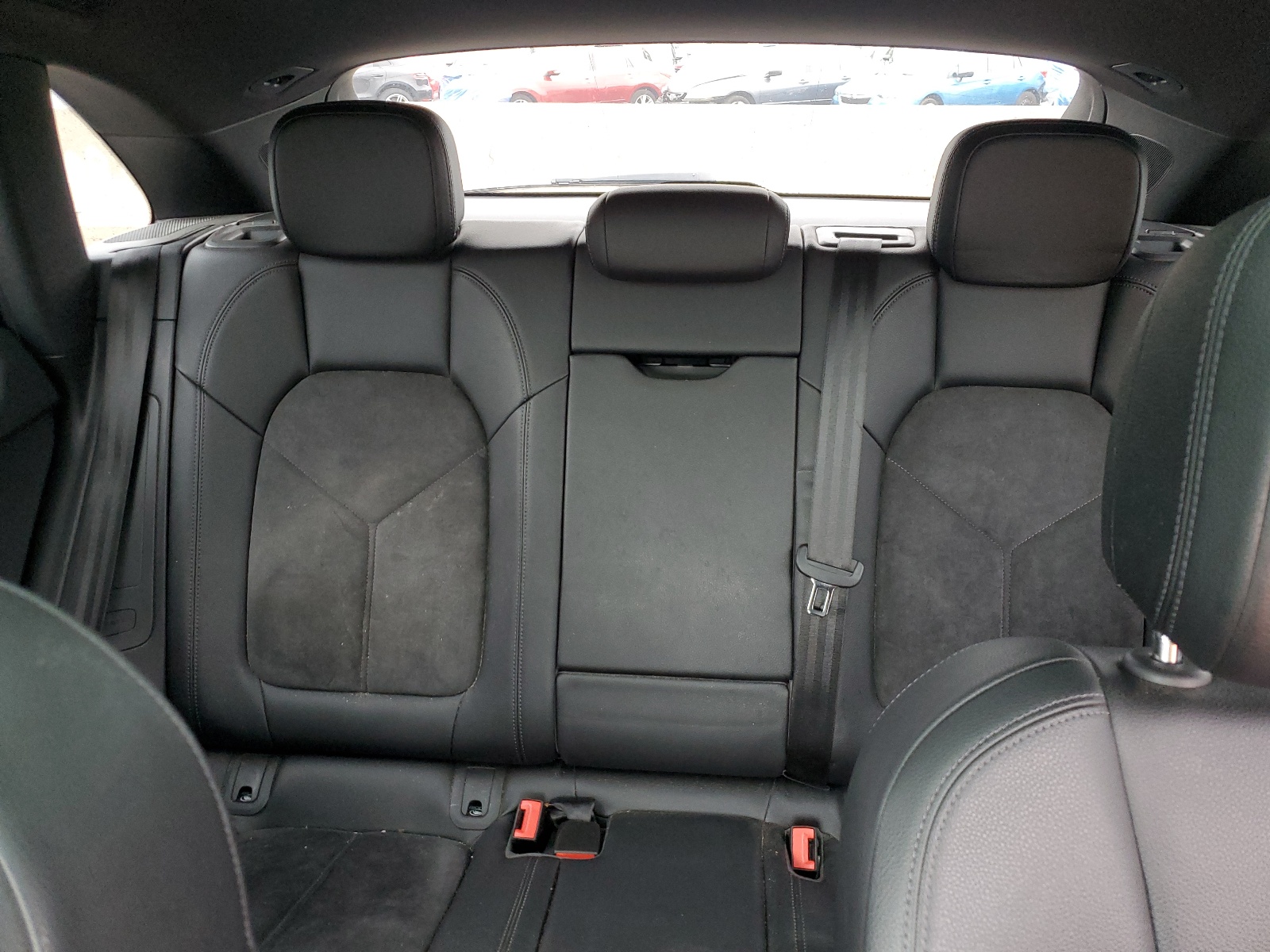 WP1AA2A52JLB06035 2018 Porsche Macan