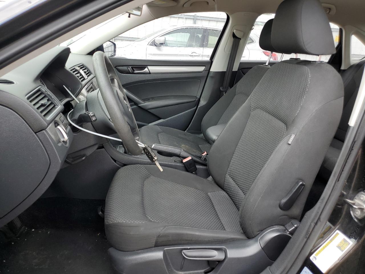 2014 Volkswagen Passat - Image 7