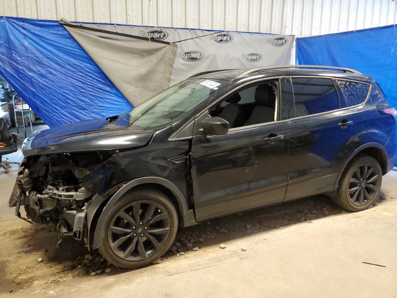 1FMCU0GD3HUD04014 2017 FORD ESCAPE - Image 1